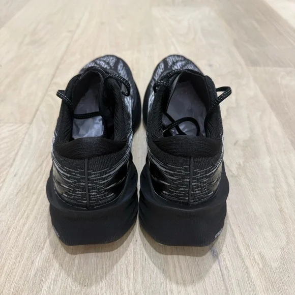 Asics Novablast 3 "White Black" Men's Running Shoes 10.5 - Picture 4 of 7